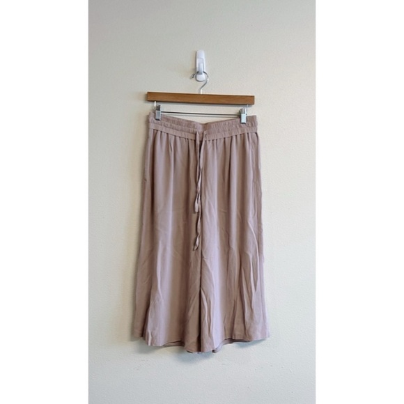 Aritzia Babaton Cropped Luiz Culottes Pant in Pink M - Picture 3 of 11